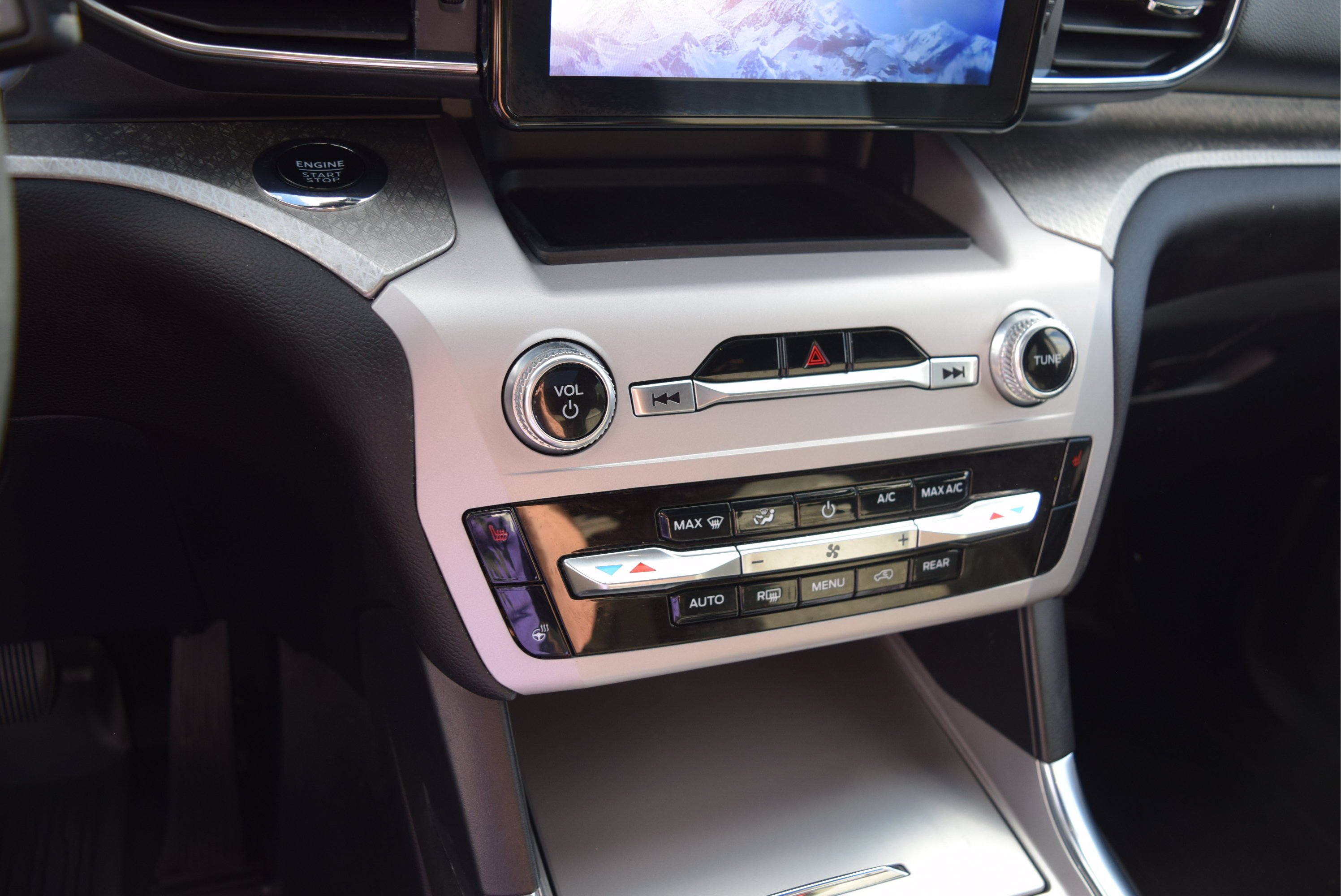 Certified 2023 Ford Explorer Timberline w/ Timberline Technology Package AWD/4WD image 18