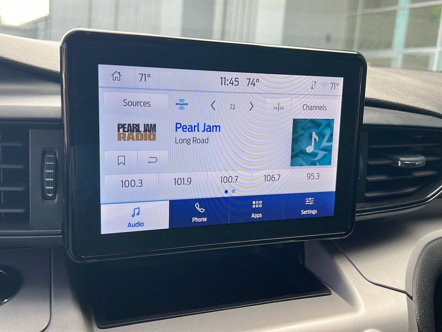 Certified 2024 Ford Explorer XLT image 26