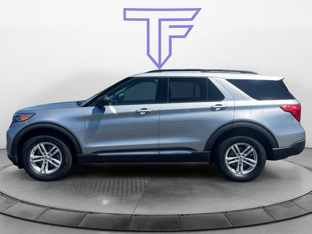 Certified 2022 Ford Explorer XLT w/ Equipment Group 202A AWD/4WD image 3