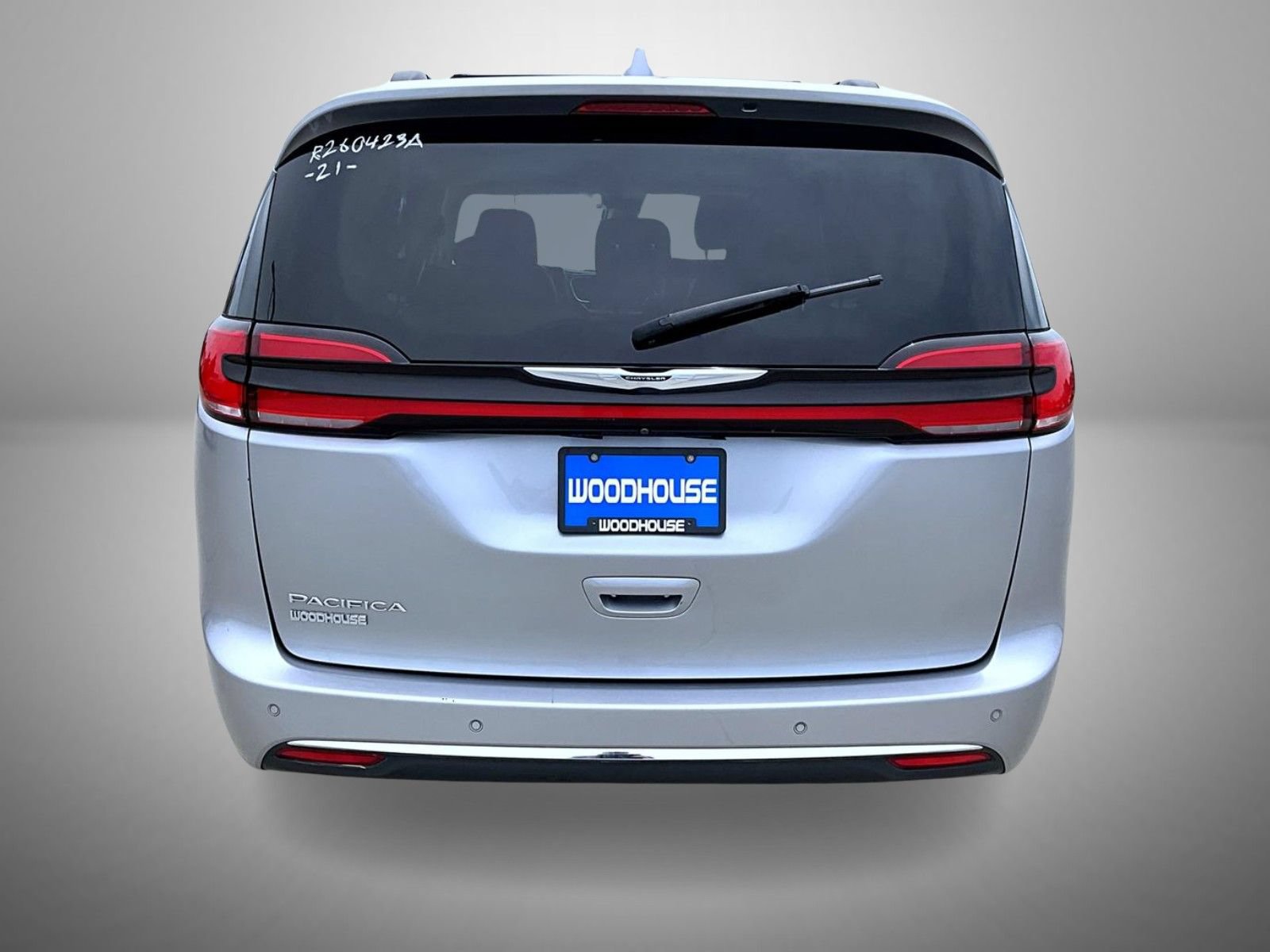 Used 2021 Chrysler Pacifica Touring-L FWD image 6