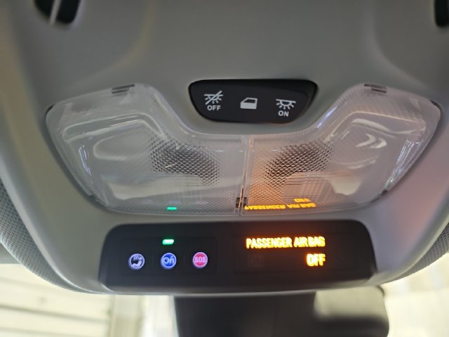 Used 2023 Chevrolet Bolt EUV LT w/ Convenience Package FWD image 24