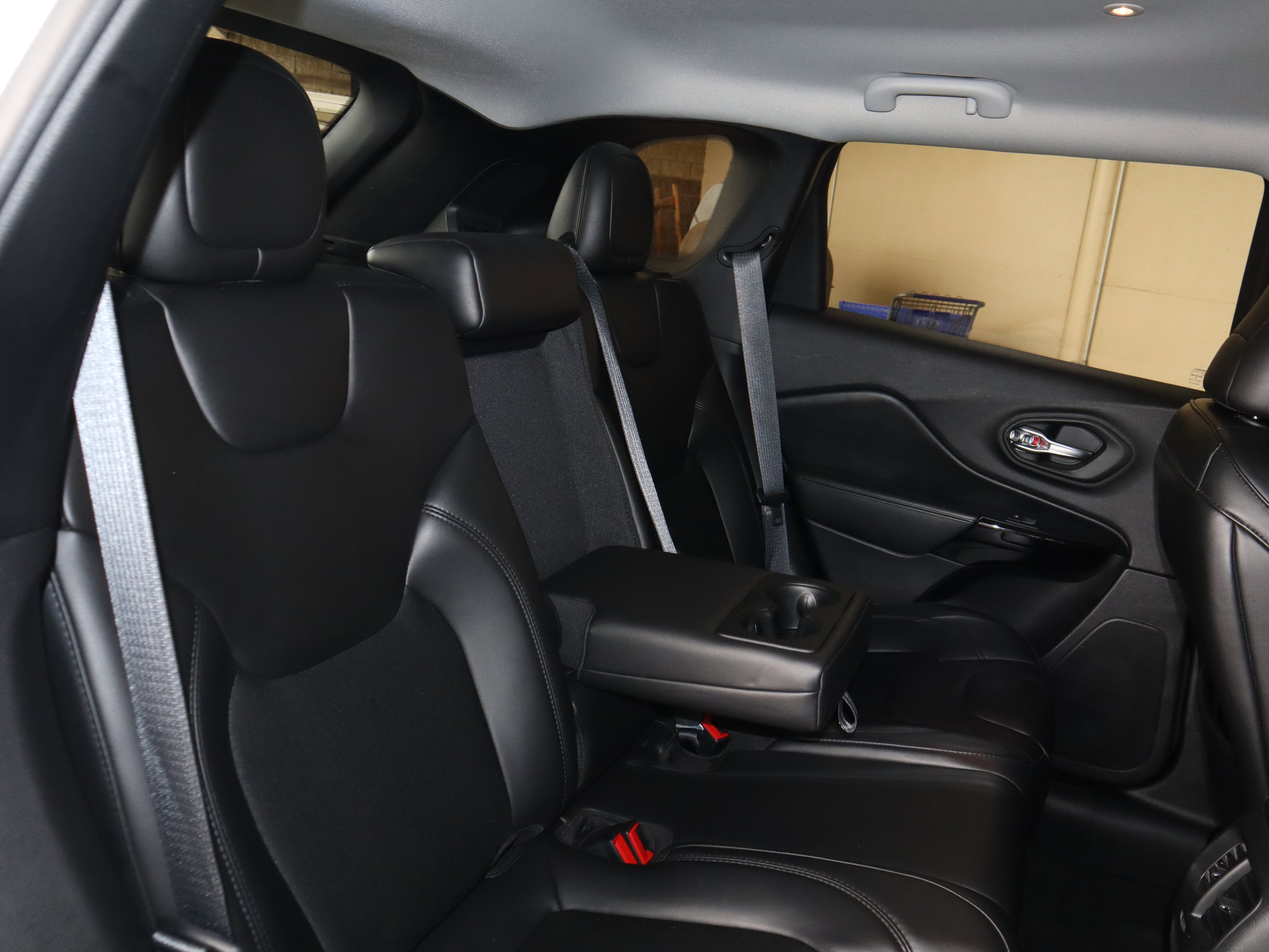 Used 2019 Jeep Cherokee Latitude Plus FWD image 44