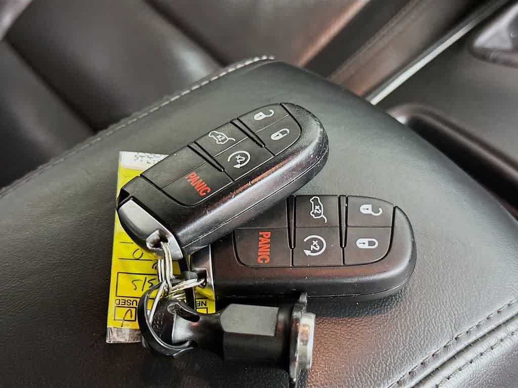 Used 2020 Dodge Durango R/T w/ Blacktop Package RWD image 21