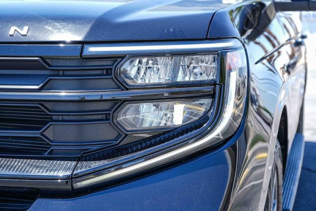Certified 2025 Ford Expedition Active AWD/4WD image 4