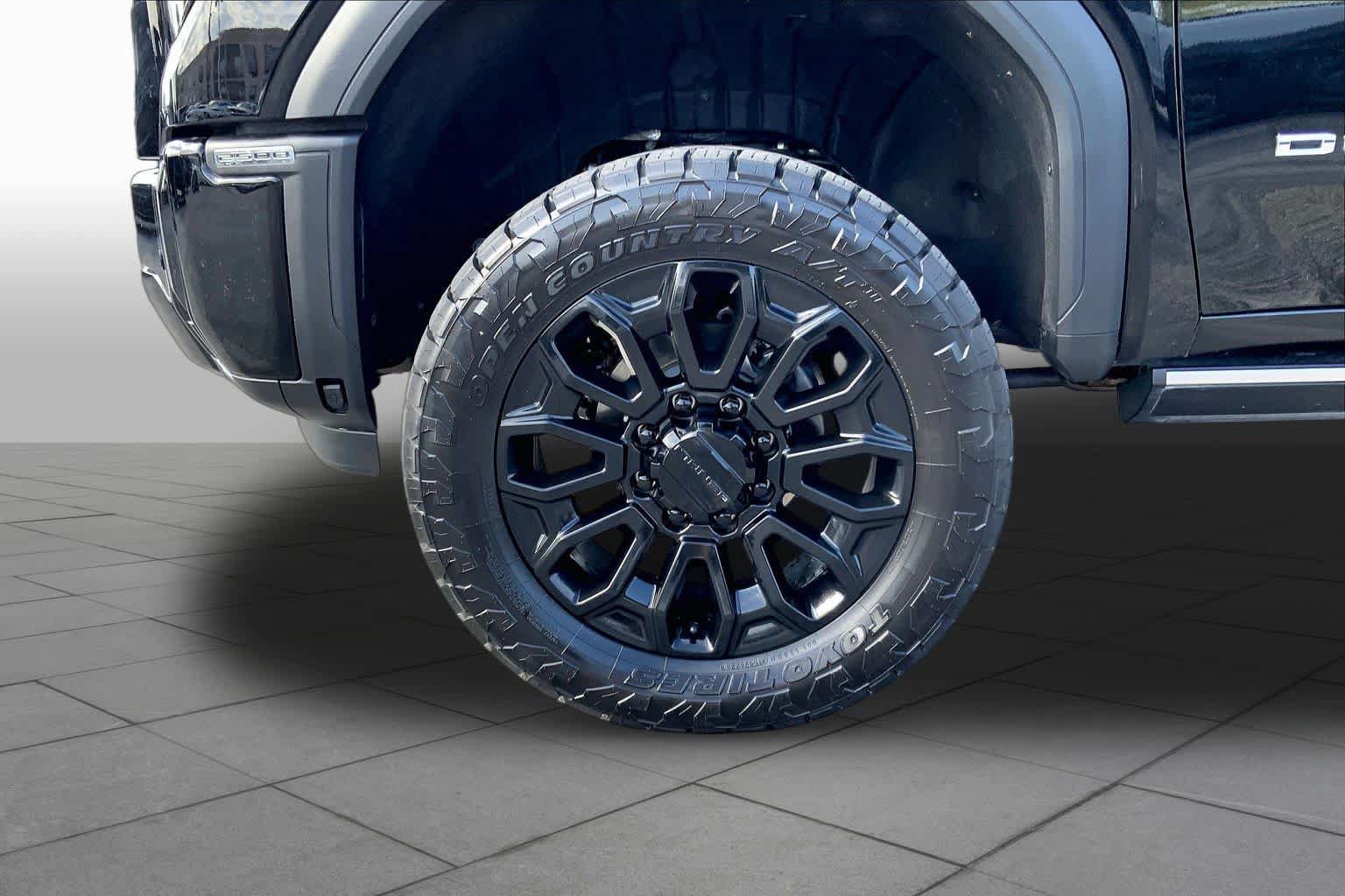 Used 2026 GMC Sierra 2500 Denali Ultimate AWD/4WD image 11