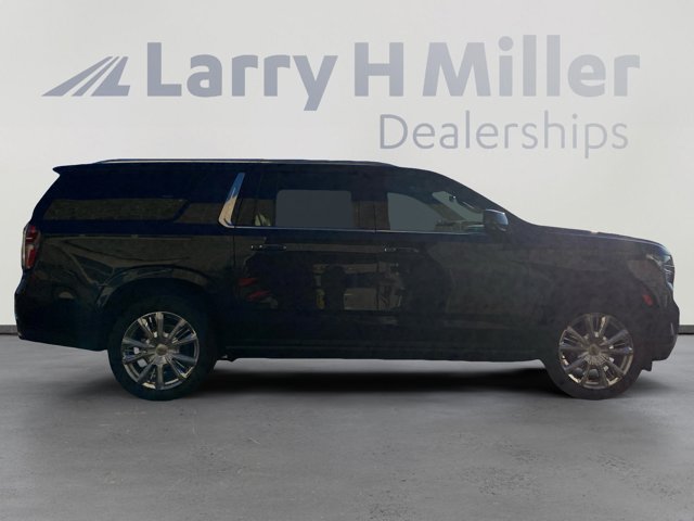 Used 2023 Chevrolet Suburban High Country w/ Premium Package 2 AWD/4WD image 6
