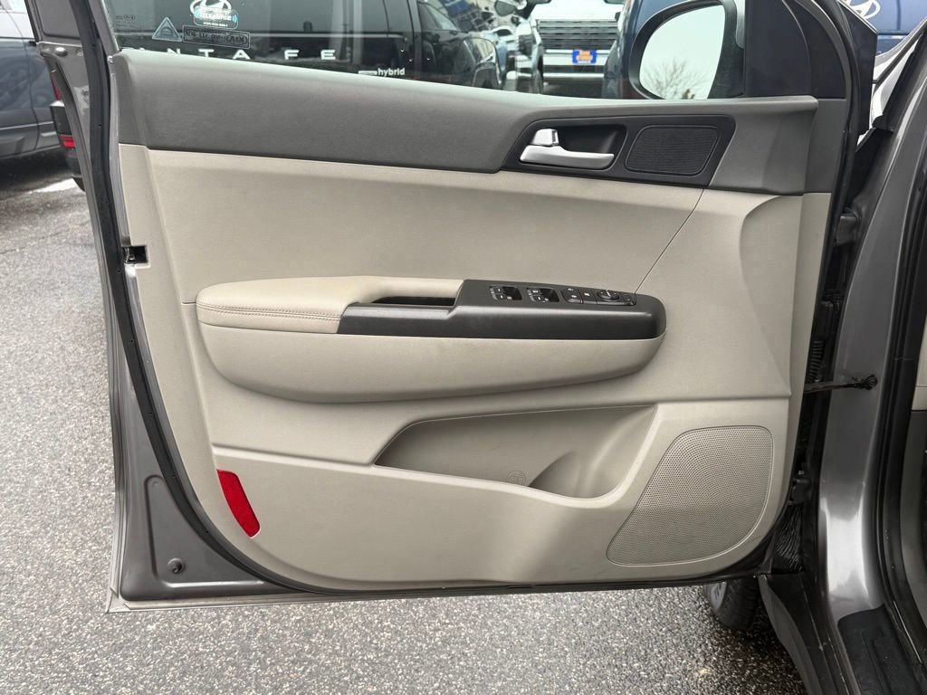 Used 2019 Kia Sportage LX w/ LX Popular Package image 12