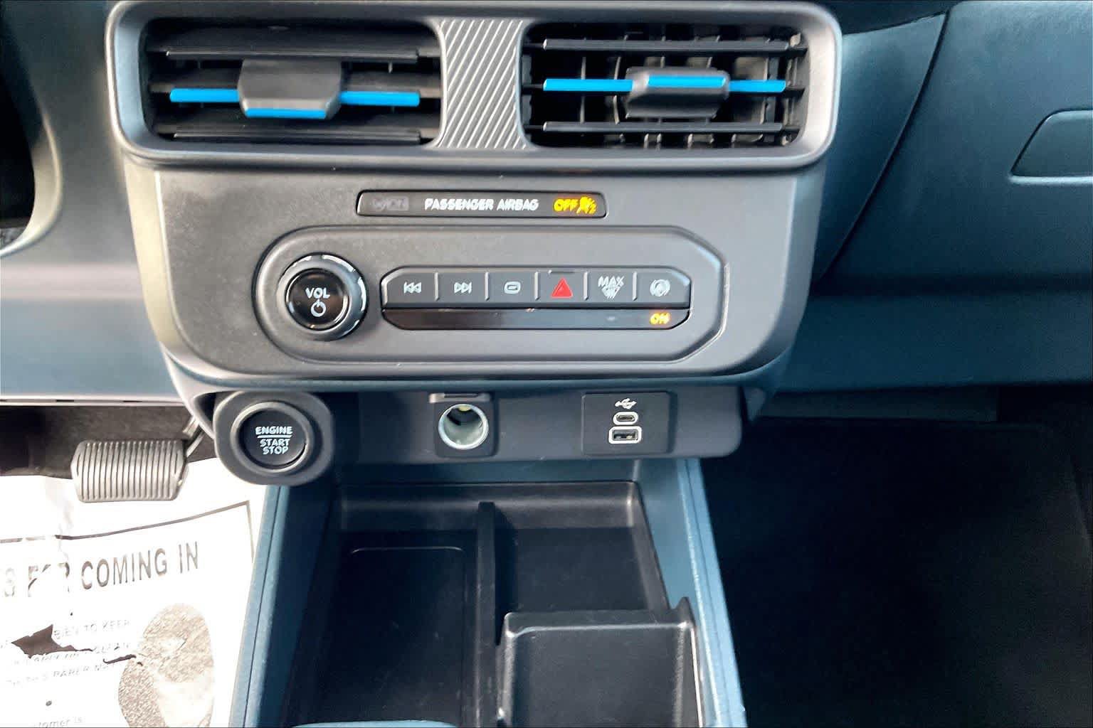 Certified 2025 Ford Maverick Lobo AWD/4WD image 29