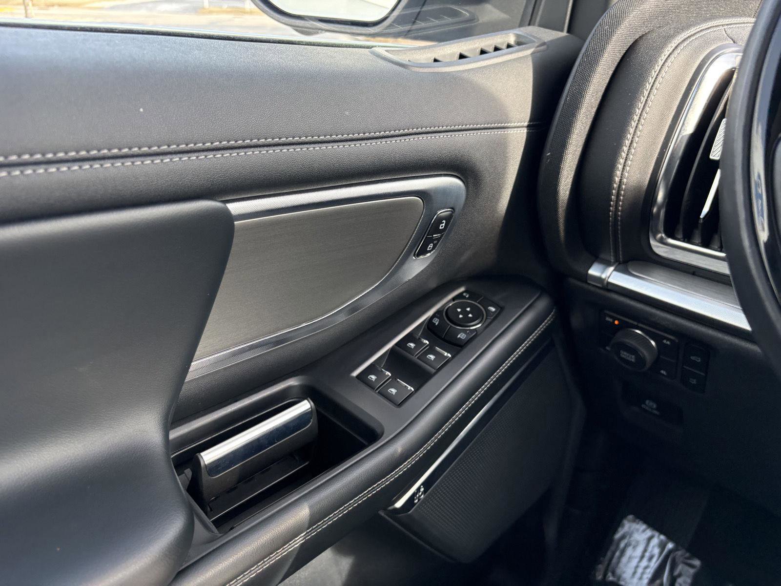 Certified 2025 Ford Expedition Platinum image 13