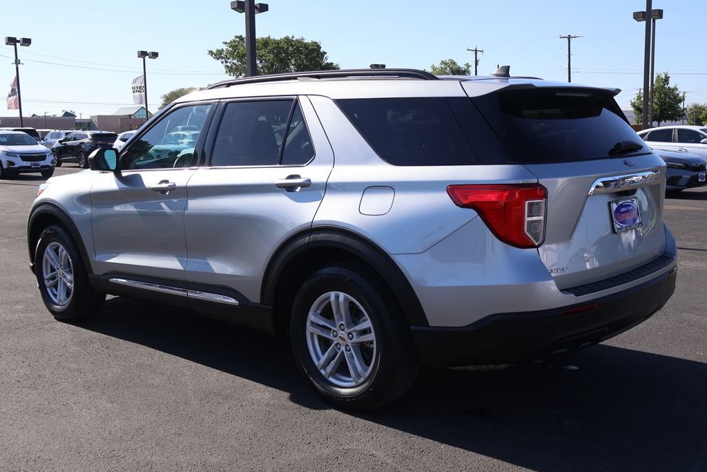 Certified 2024 Ford Explorer XLT RWD image 17