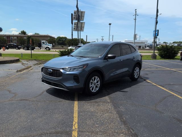 Certified 2025 Ford Escape Active w/ Tech Pack #1 FWD image 3