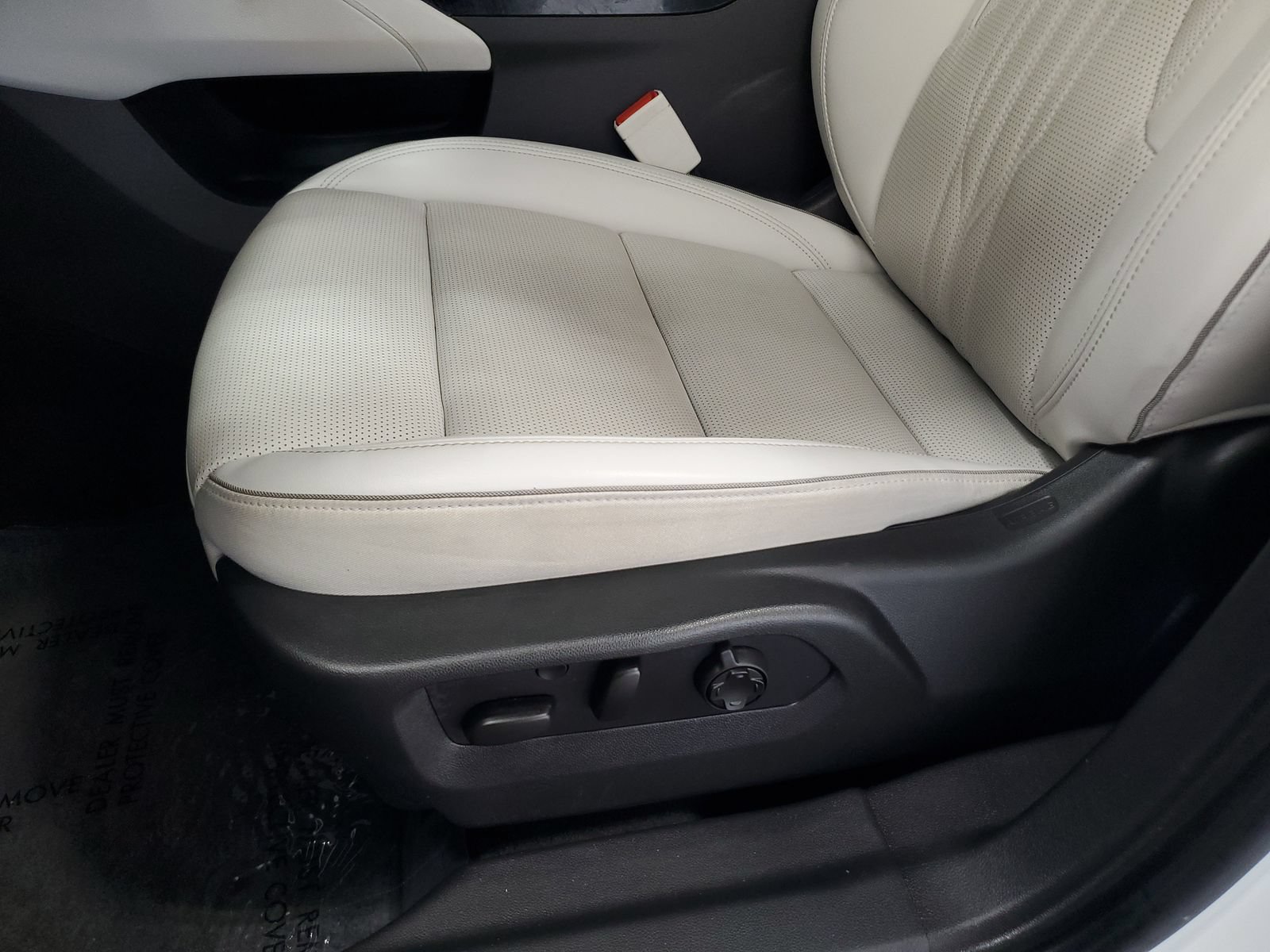 Used 2024 Buick Envision Avenir AWD/4WD image 16