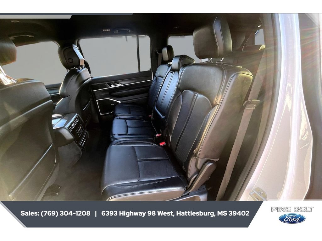 Used 2024 Jeep Wagoneer Series II w/ Flexible Seating Group AWD/4WD image 19