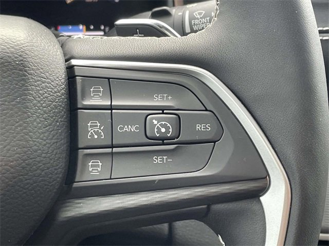 Used 2023 Jeep Grand Cherokee Altitude image 22