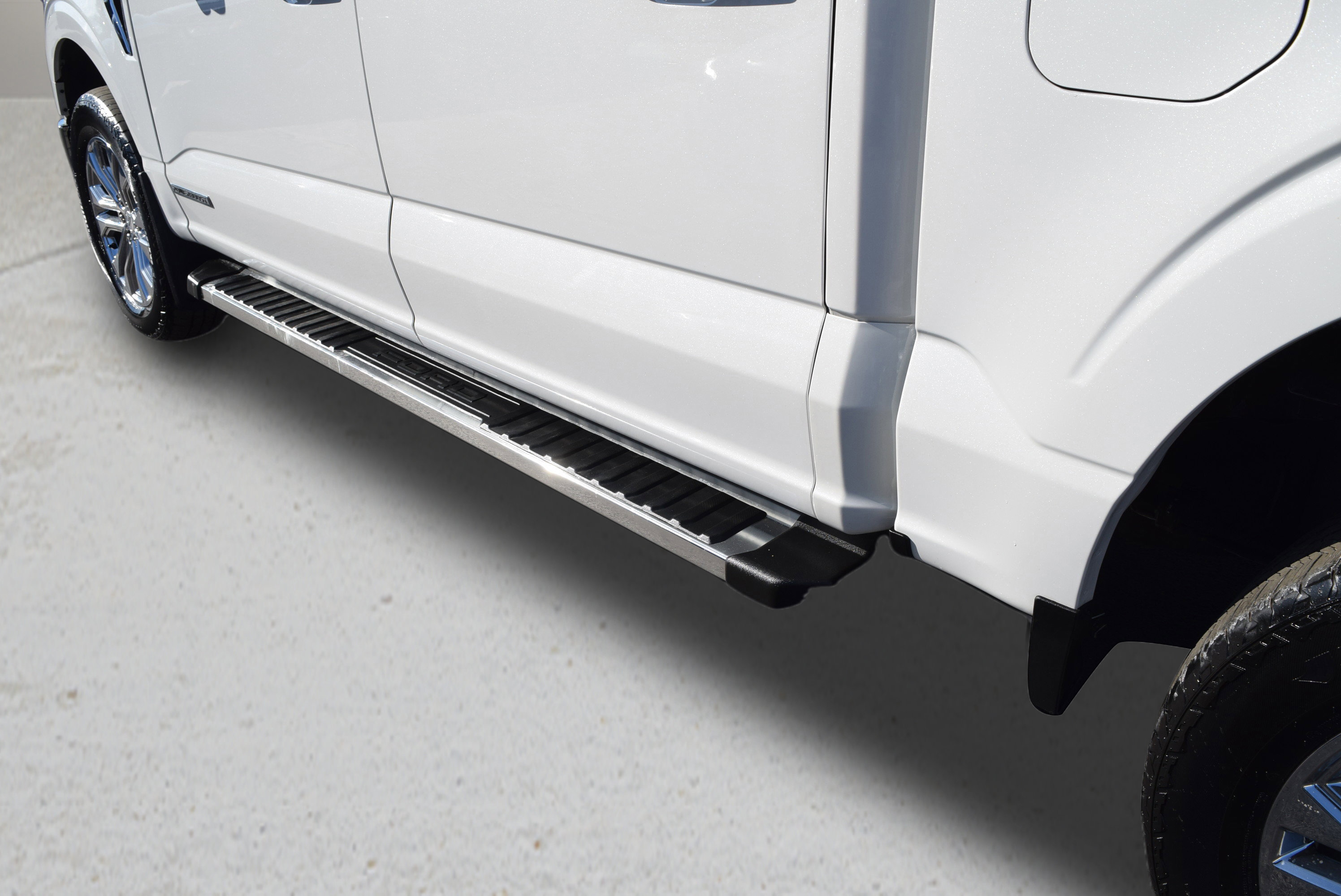 Certified 2024 Ford F150 Lariat w/ Mobile Office Package image 7