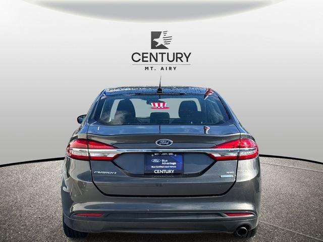 Certified 2017 Ford Fusion SE image 3