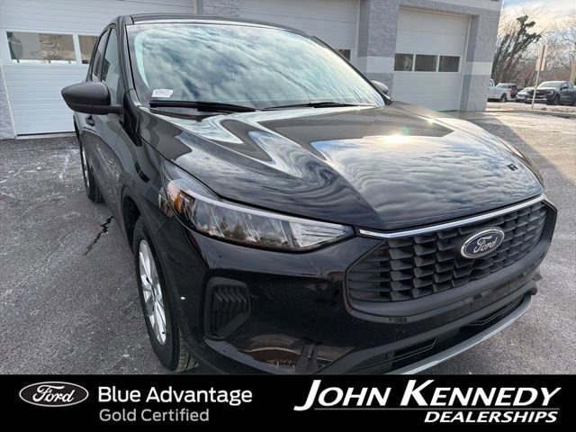 Certified 2025 Ford Escape Active w/ Cold Weather Package image 9