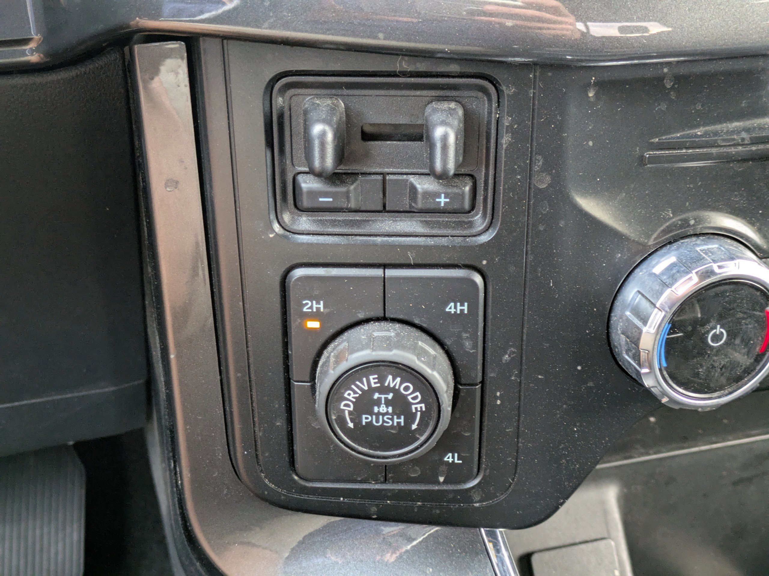 Certified 2022 Ford F150 XLT w/ Equipment Group 302A High image 25