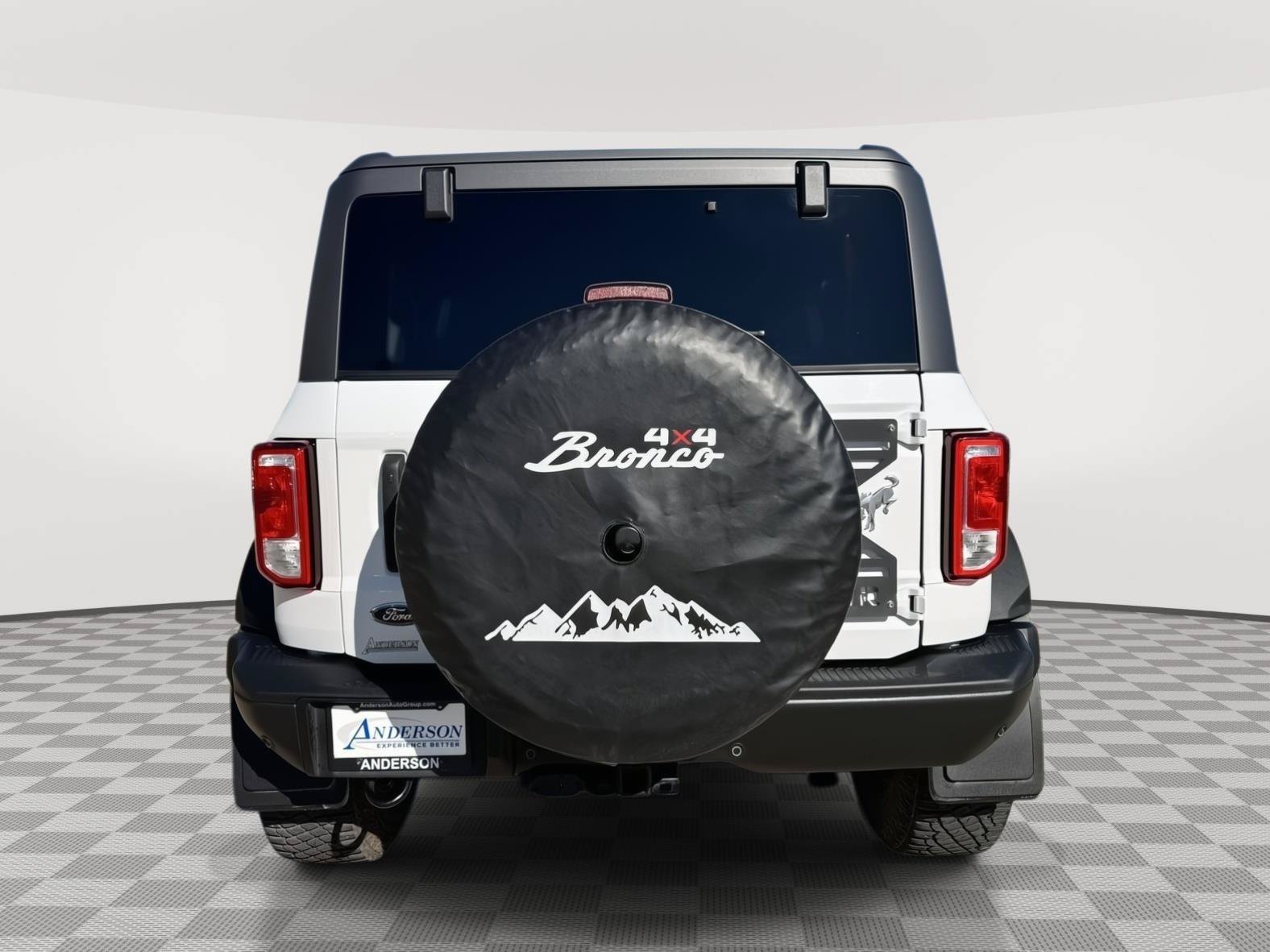 Certified 2023 Ford Bronco Black Diamond w/ Sasquatch Package AWD/4WD image 9