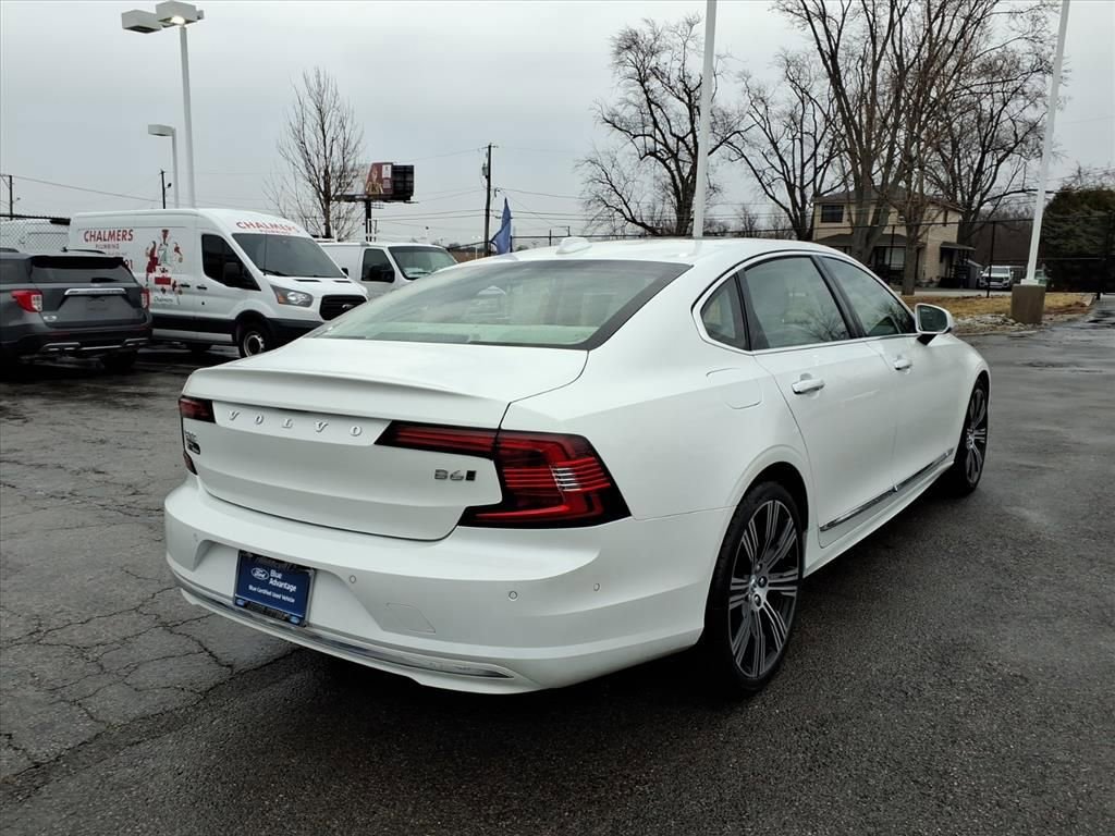 Used 2022 Volvo S90 B6 Inscription w/ Advanced Package image 5