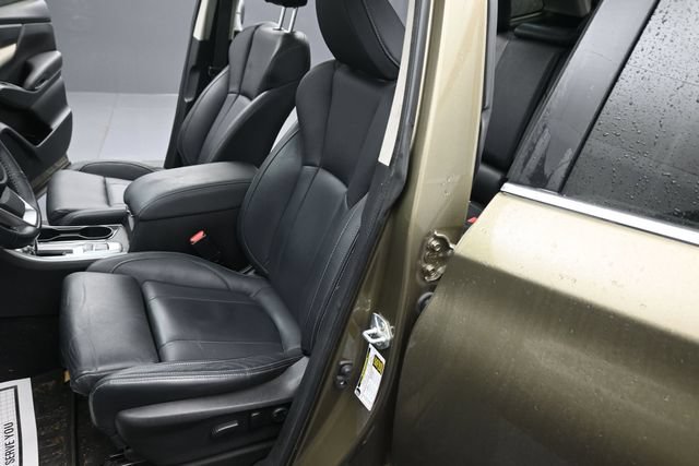 Used 2022 Subaru Ascent Limited w/ Technology Package AWD/4WD image 16