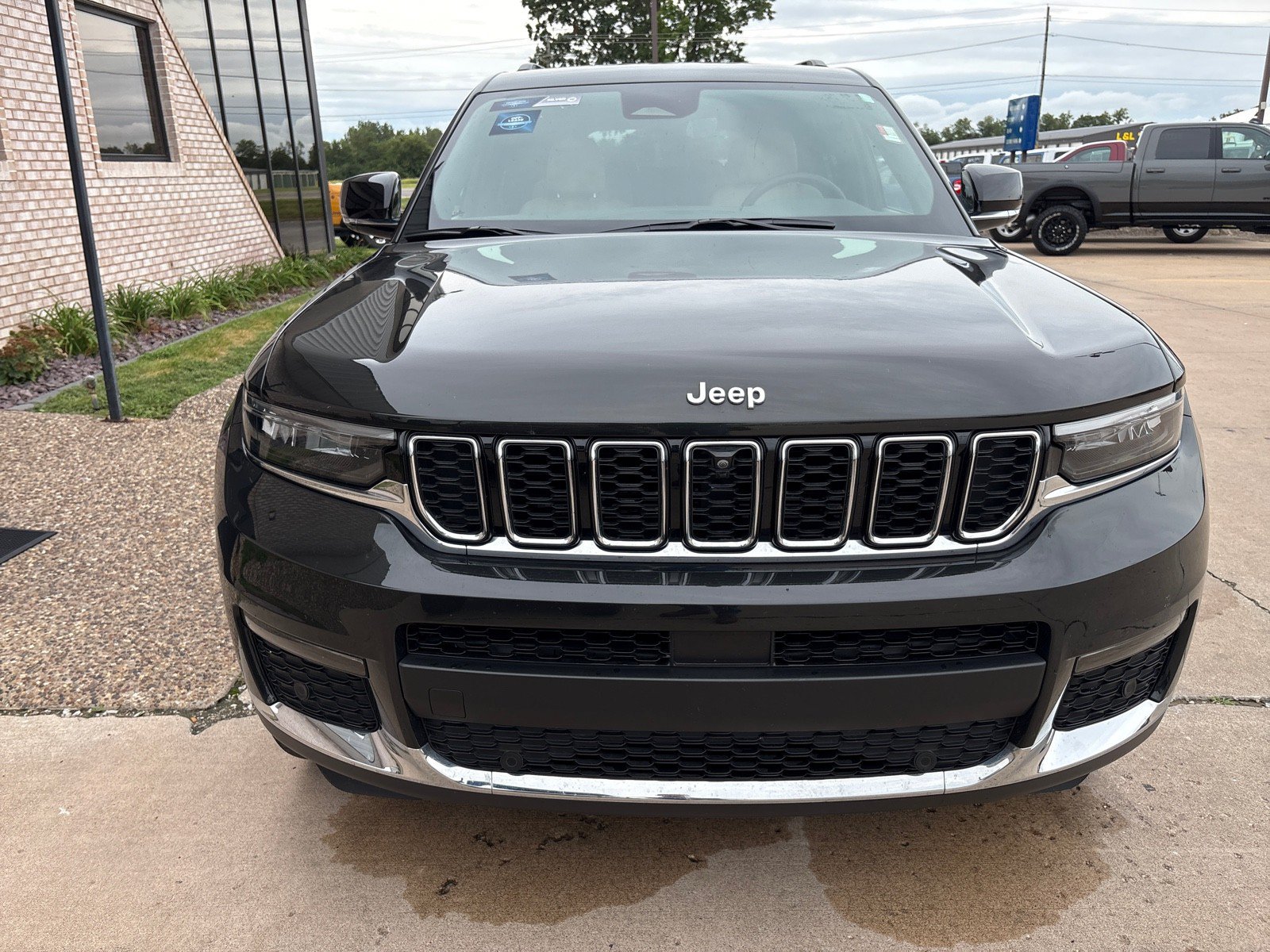 Used 2023 Jeep Grand Cherokee L Limited w/ Luxury Tech Group II AWD/4WD image 8