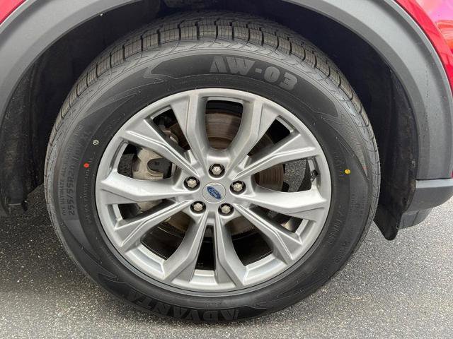 Certified 2022 Ford Explorer XLT w/ Equipment Group 202A AWD/4WD image 8
