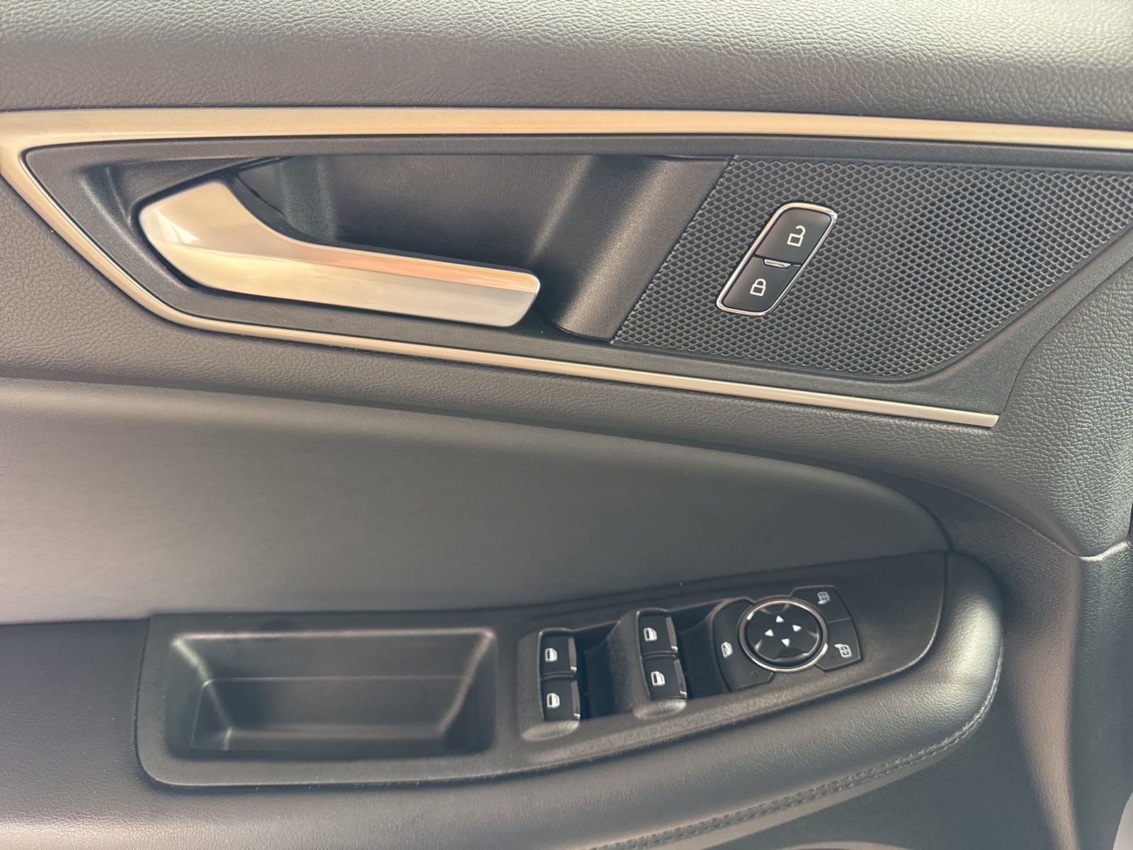 Certified 2024 Ford Edge SEL w/ Convenience Package image 24