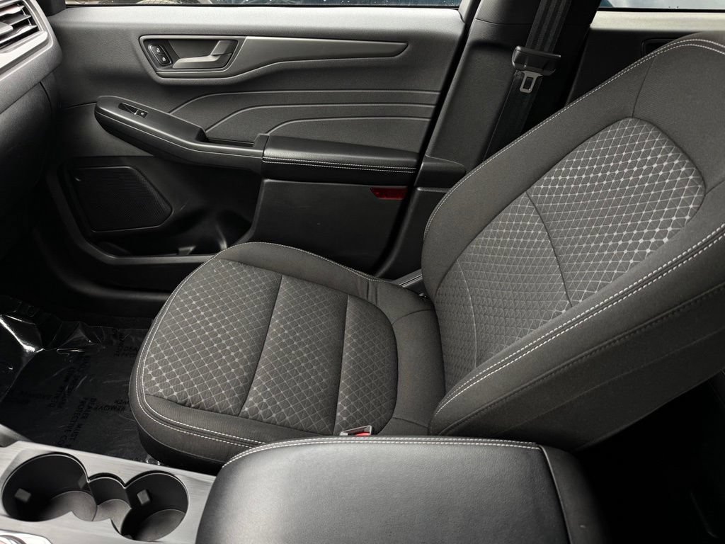 Certified 2025 Ford Escape Active AWD/4WD image 28