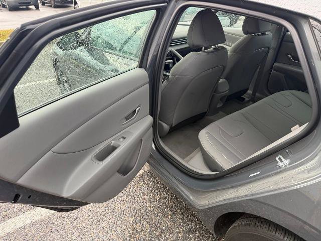 Used 2025 Hyundai Elantra Sport FWD image 12
