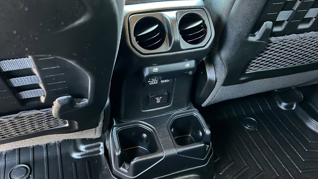 Used 2021 Jeep Wrangler Unlimited Rubicon AWD/4WD image 10