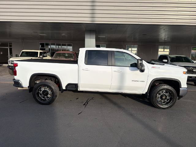 Used 2024 Chevrolet Silverado 2500 LT AWD/4WD image 7