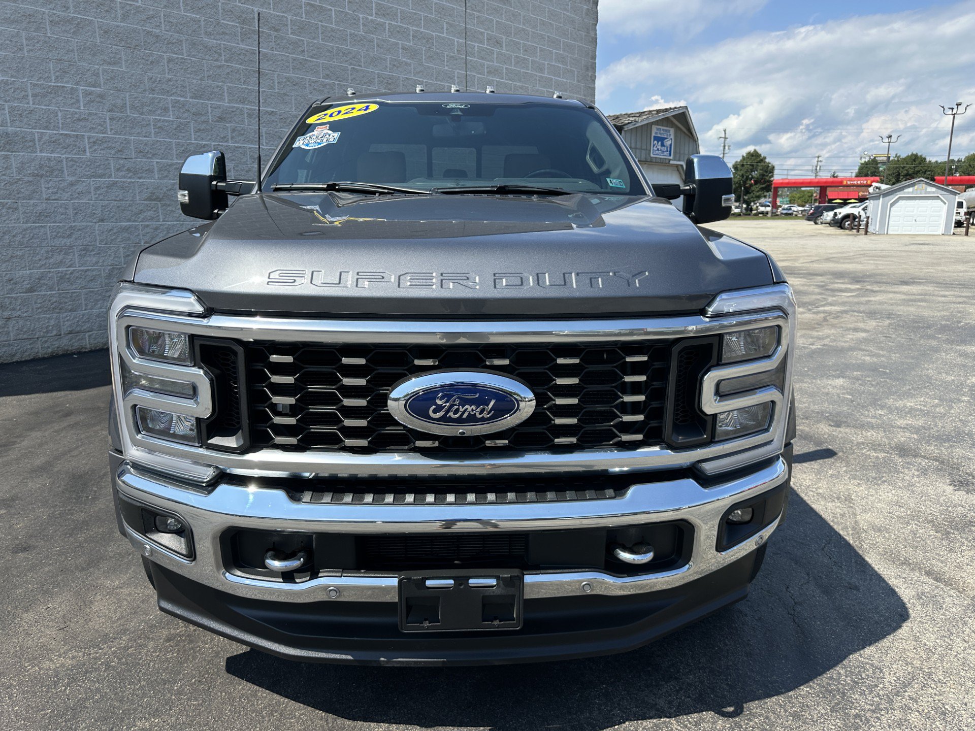 Certified 2024 Ford F450 Lariat w/ Lariat Ultimate Package AWD/4WD image 3