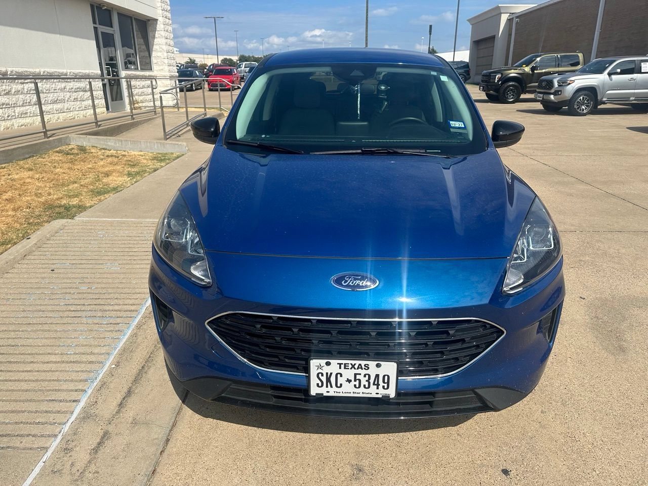 Certified 2022 Ford Escape SE w/ SE Sport Appearance Package FWD image 4