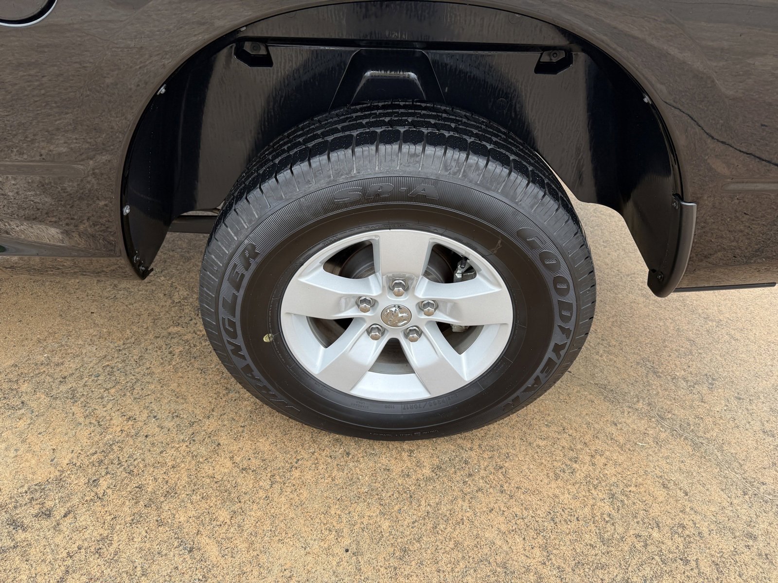 Used 2024 RAM 1500 Classic SLT image 9