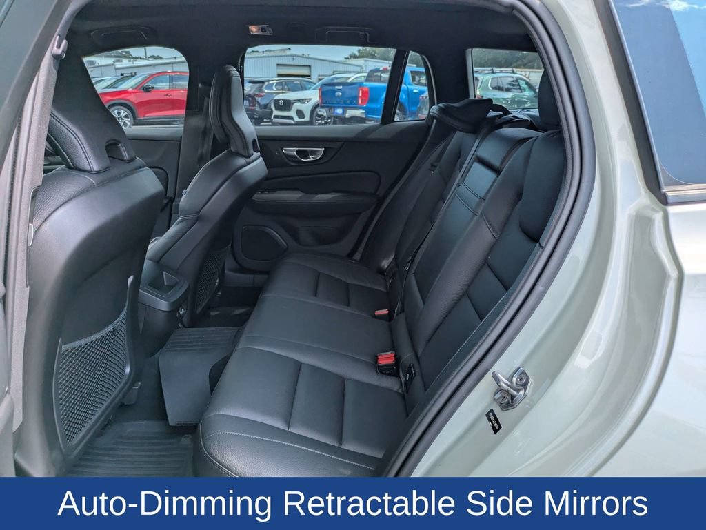 Used 2020 Volvo V60 T5 Momentum FWD image 15