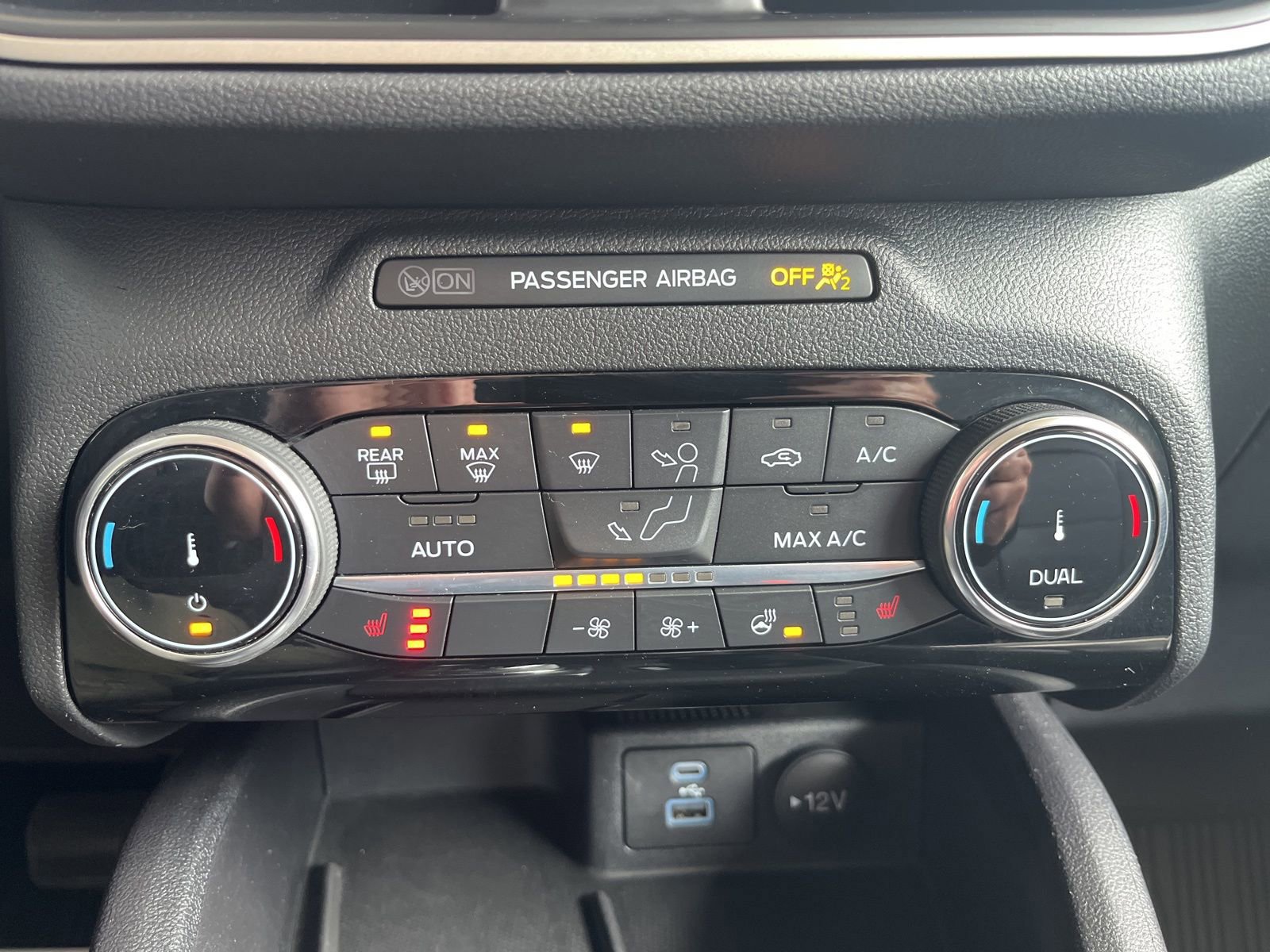 Certified 2022 Ford Escape SEL w/ Technology Package image 25