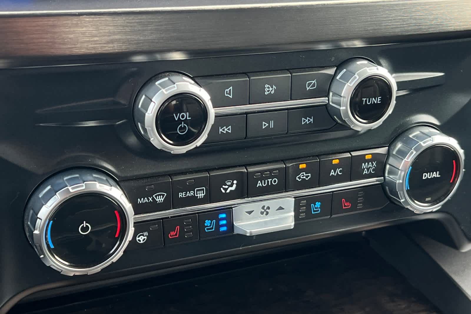 Certified 2023 Ford F250 Lariat w/ FX4 Off-Road Package image 21