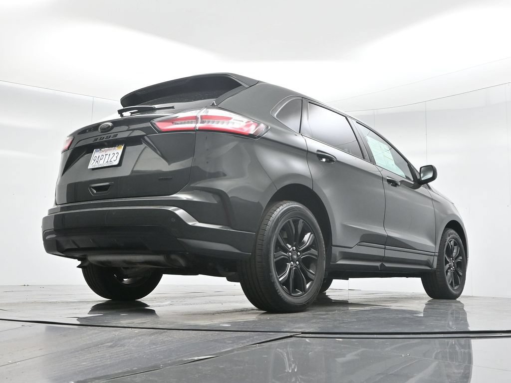 Certified 2022 Ford Edge SE w/ Black Appearance Package AWD/4WD image 49