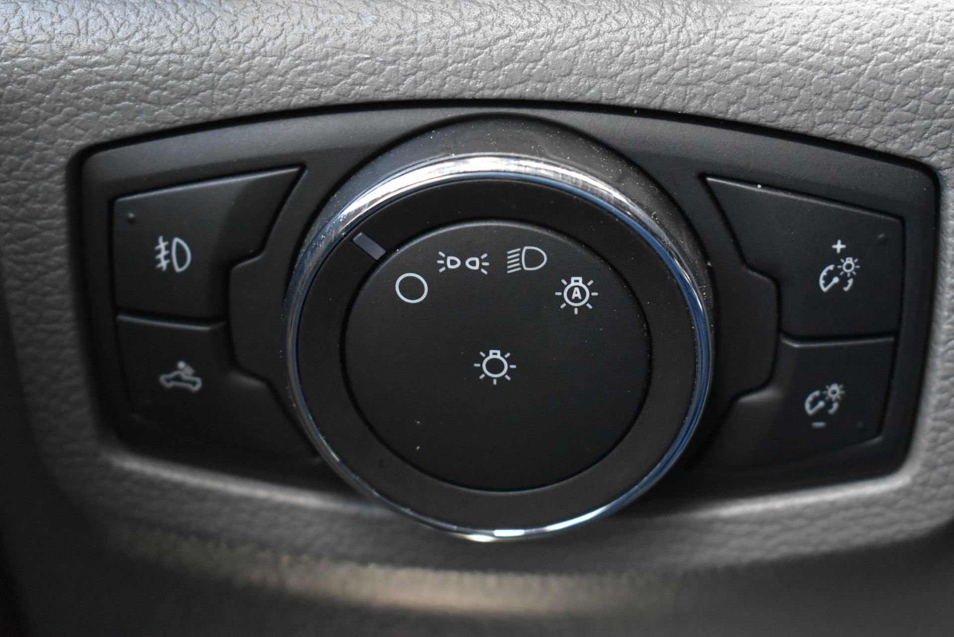 Certified 2019 Ford F150 XLT w/ Equipment Group 302A Luxury image 19