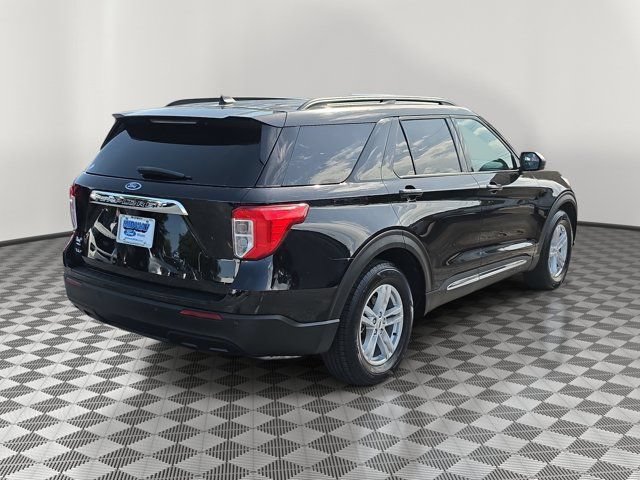 Certified 2023 Ford Explorer XLT RWD image 6