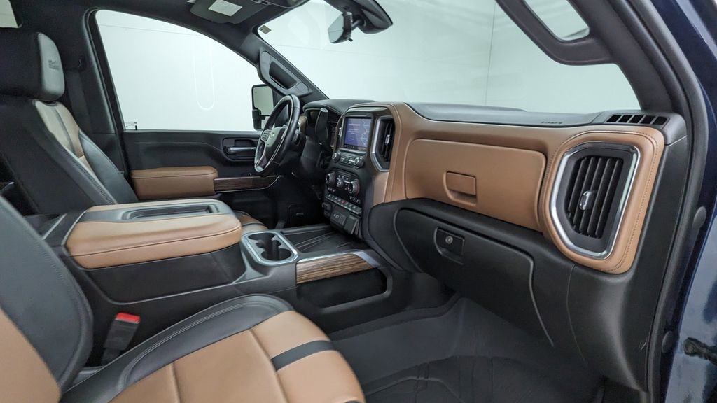 Used 2021 Chevrolet Silverado 3500 High Country image 41