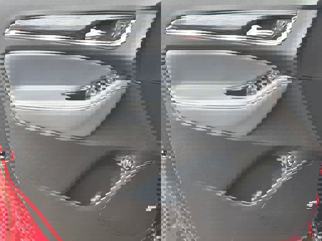 Used 2023 Buick Enclave Essence w/ Experience Buick Package image 11