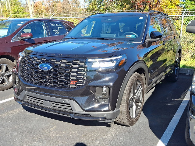 Certified 2025 Ford Explorer ST AWD/4WD image 5