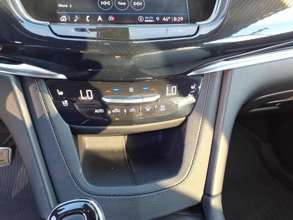 Used 2024 Cadillac XT6 Sport w/ Technology Package image 19