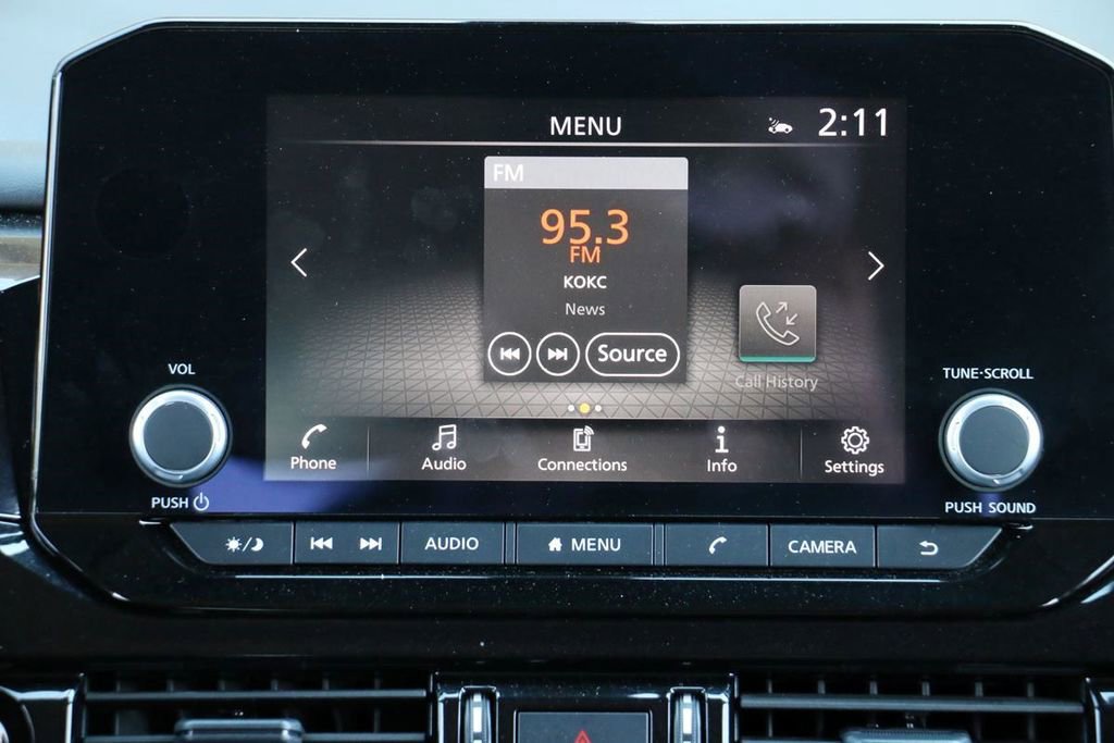 Used 2025 Nissan Pathfinder SV image 26