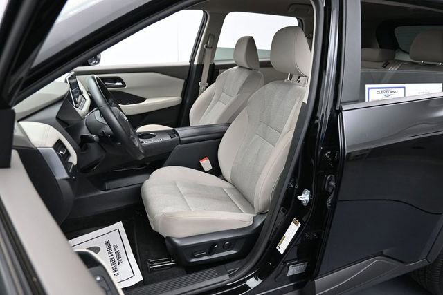 Used 2025 Nissan Rogue SV FWD image 11