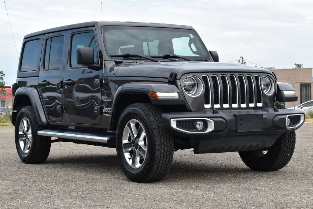 Used 2022 Jeep Wrangler Unlimited Sahara w/ LED Lighting Group AWD/4WD image 3