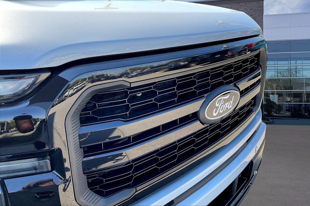Certified 2025 Ford F150 Lariat w/ Equipment Group 501A Mid AWD/4WD image 33