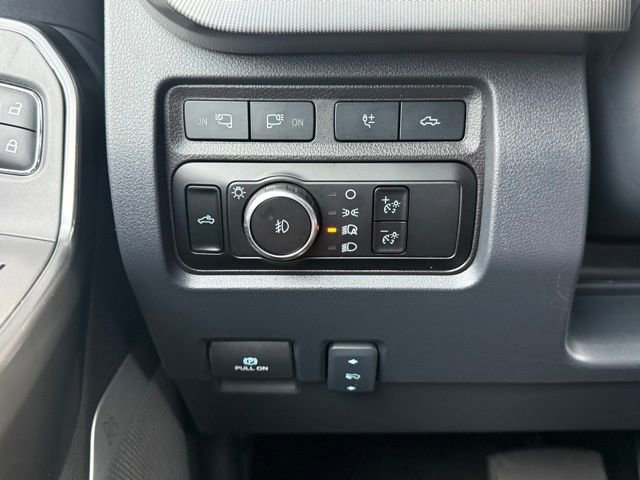 Certified 2024 Ford F350 Platinum w/ FX4 Off-Road Package AWD/4WD image 32